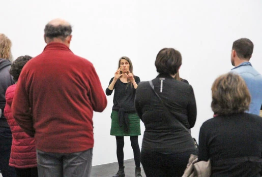 Affiche Visite orale interprétée en LSF <i class="fa fa-sign-language"></i>