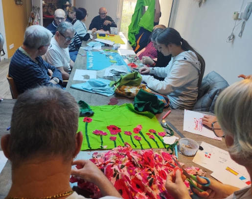 Affiche Mes vacances avec les artistes Maïa Amiel et Claire Schneider - ateliers textile